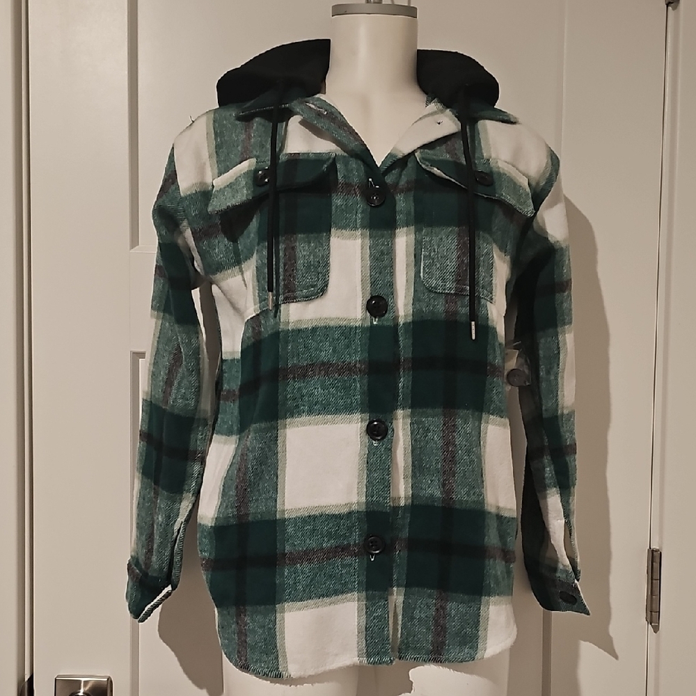 NWT No Boundaries Green and White Plaid Shirt with Hood